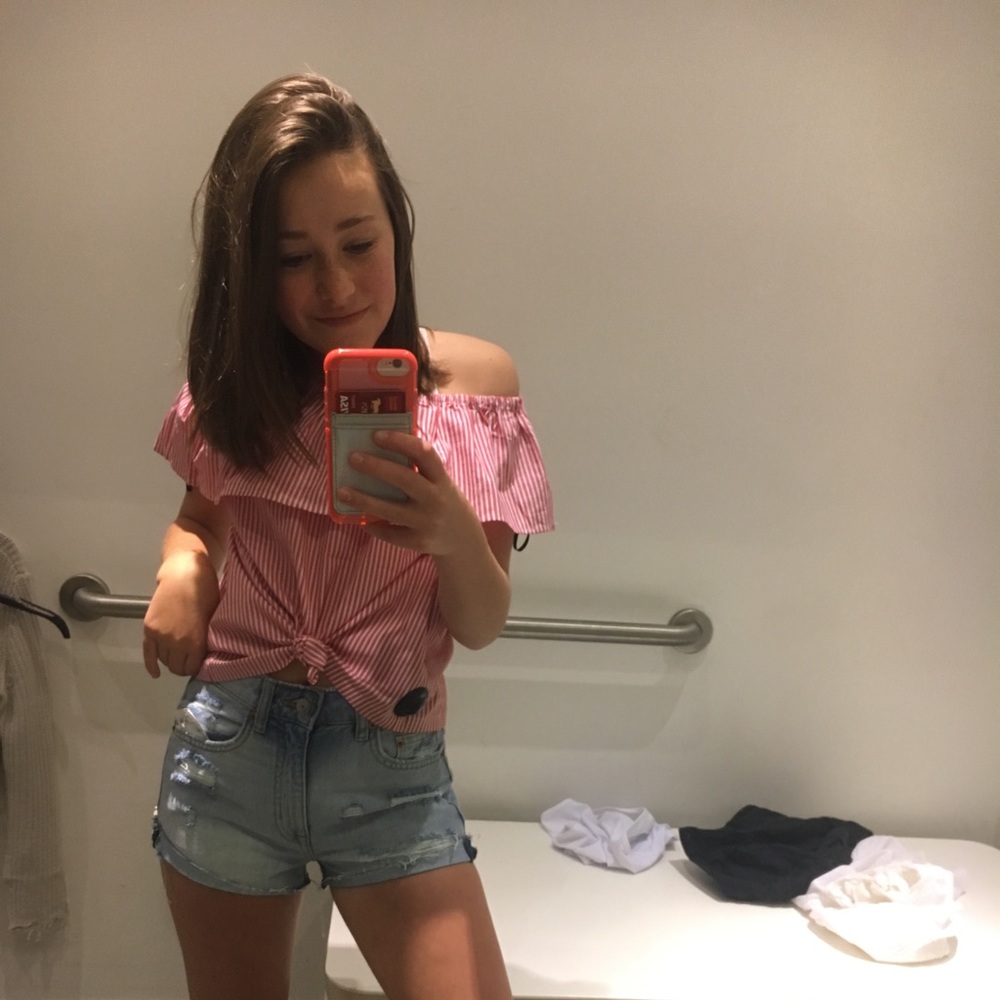 Meet your Posher, Ava